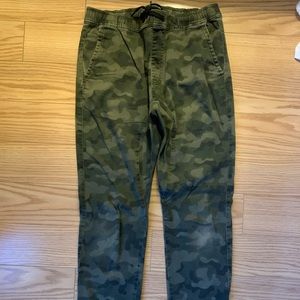 Camo jogger